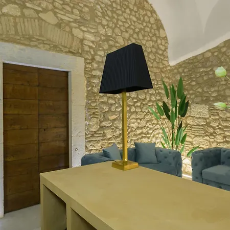 Almatros Design Ambra In Palazzo Storico *