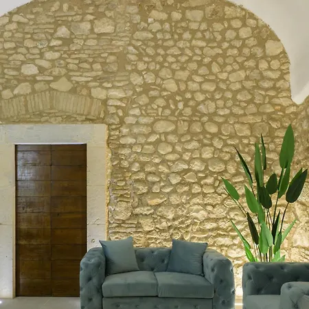 Almatros Design Ambra In Palazzo Storico *