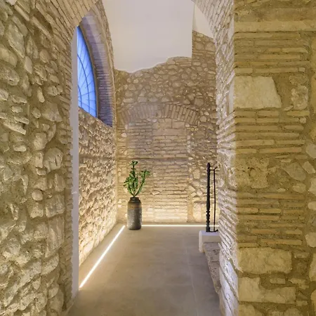 Almatros Design Ambra In Palazzo Storico